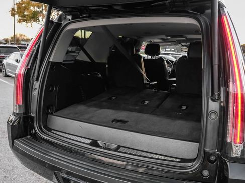 Used 2015 Cadillac Escalade Luxury image 57
