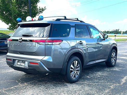 New 2026 Nissan Pathfinder SL FWD image 8