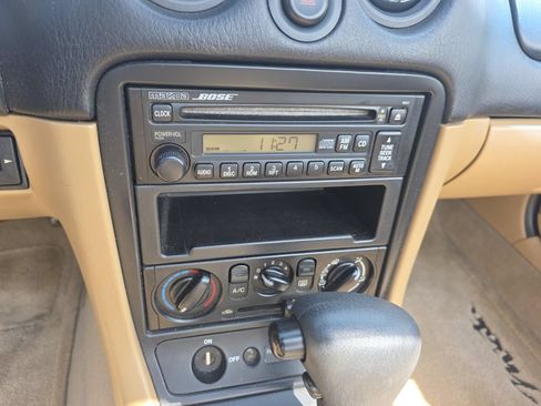 Used 2001 MAZDA MX-5 Miata RWD image 20