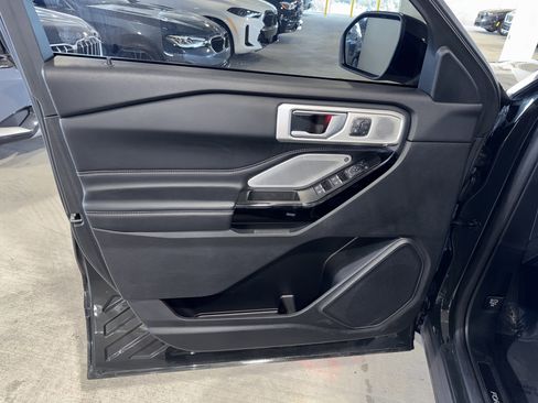 Used 2022 Ford Explorer ST w/ Equipment Group 401A image 18