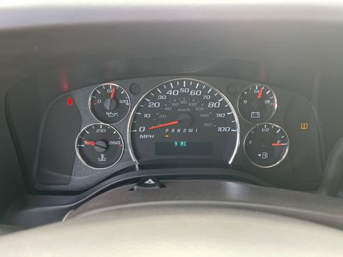 New 2025 GMC Savana 2500 Extended w/ Driver Convenience Package image 11