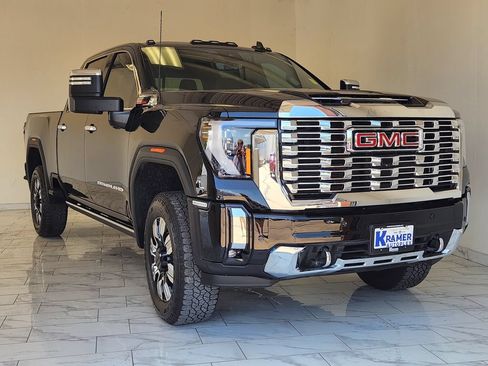 Used 2026 GMC Sierra 2500 Denali w/ Technology Package AWD/4WD image 3