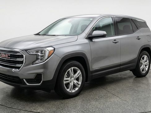 Used 2024 GMC Terrain SLE FWD image 3