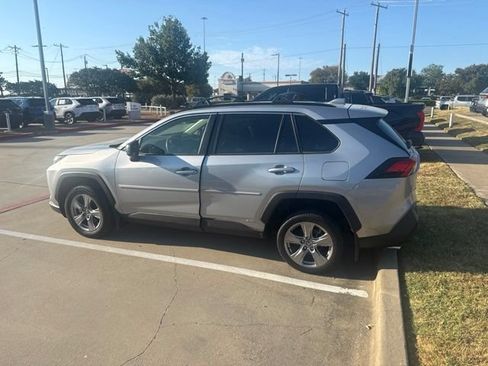 Used 2025 Toyota RAV4 LE AWD/4WD image 6