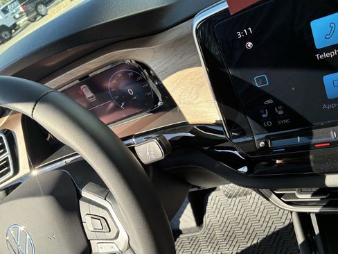 New 2026 Volkswagen Atlas SE image 24