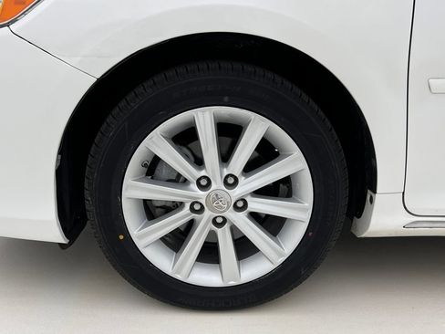 Used 2012 Toyota Camry XLE w/ Leather Pkg image 24