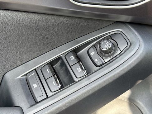 Certified 2025 Subaru Impreza 2.0i image 19