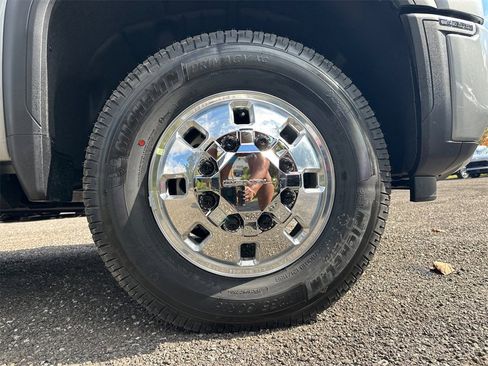 New 2026 GMC Sierra 3500 Denali w/ Denali Reserve Package image 13