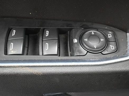 Used 2024 Chevrolet Silverado 1500 LT AWD/4WD image 7