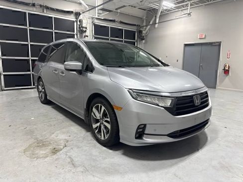 Used 2023 Honda Odyssey Touring image 3