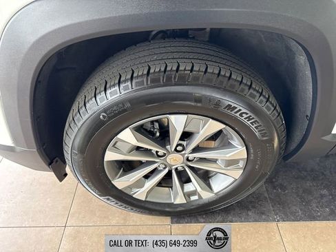 Used 2025 Chevrolet Equinox LT image 7