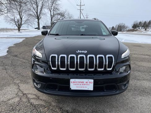 Used 2017 Jeep Cherokee Latitude w/ Cold Weather Group image 8