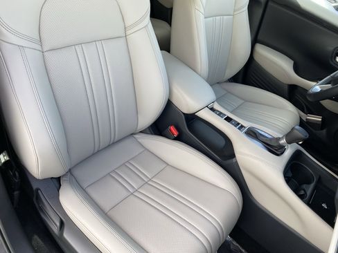 Used 2026 Honda HR-V EX-L image 8