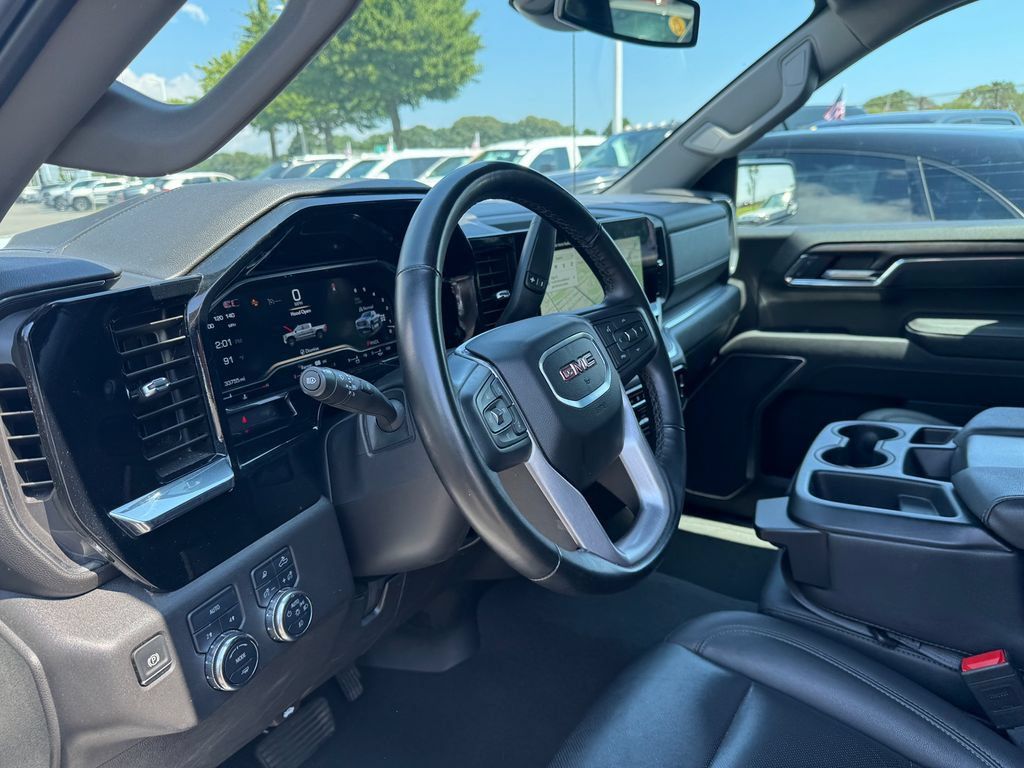 Used 2025 GMC Sierra 1500 SLT AWD/4WD image 22
