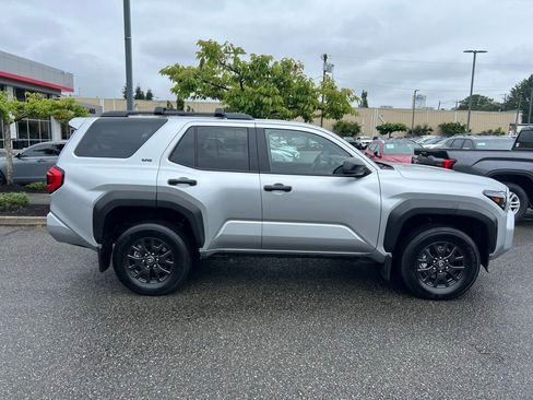 Certified 2025 Toyota 4Runner SR5 AWD/4WD image 6