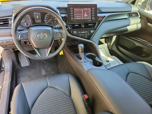 Used 2024 Toyota Camry SE image 16