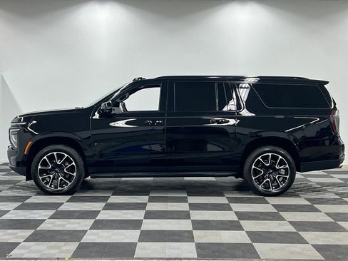 Used 2025 Chevrolet Suburban RST w/ Comfort Package AWD/4WD image 7