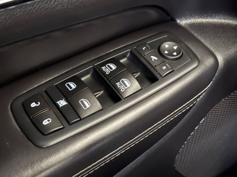 Used 2017 Jeep Grand Cherokee Overland AWD/4WD image 21