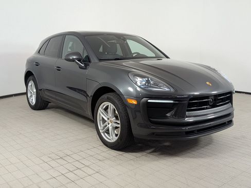 Certified 2023 Porsche Macan AWD/4WD image 7