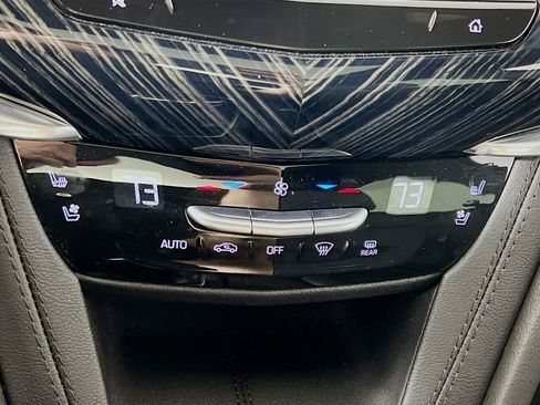 Used 2024 Cadillac XT6 Premium Luxury w/ Technology Package image 16