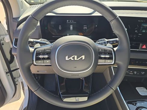 New 2026 Kia Carnival EX FWD image 29