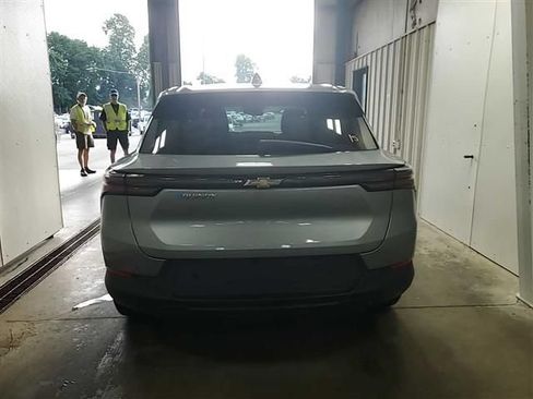 Used 2025 Chevrolet Equinox EV LT FWD image 22