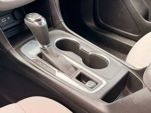 Used 2020 Chevrolet Equinox LS FWD image 19