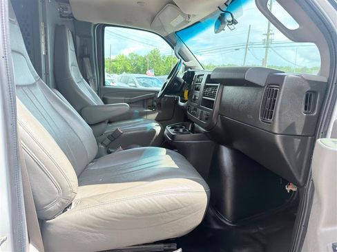 Used 2021 GMC Savana 2500 w/ Driver Convenience Package RWD image 20