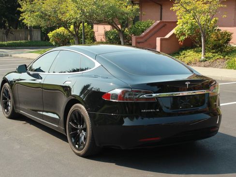 Used 2018 Tesla Model S 75D AWD/4WD image 4