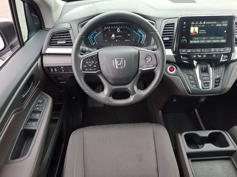Used 2023 Honda Odyssey EX image 11
