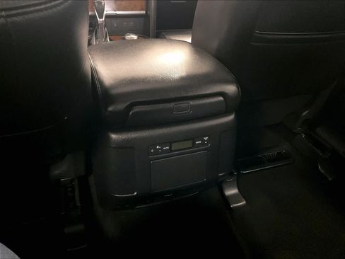 Used 2024 Nissan Armada SL image 28