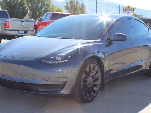 Used 2021 Tesla Model 3 Performance image 10