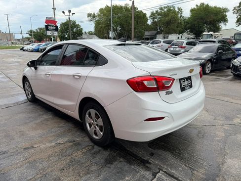 Used 2018 Chevrolet Cruze LS FWD image 5