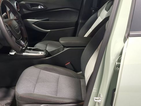 Used 2024 Chevrolet Trax RS w/ Driver Confidence Package image 28