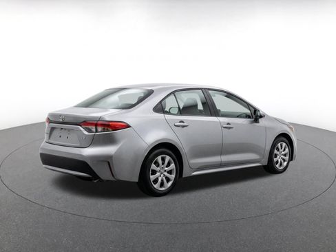 Used 2025 Toyota Corolla LE FWD image 9