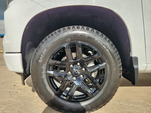 Used 2023 Chevrolet Silverado 1500 RST AWD/4WD image 11