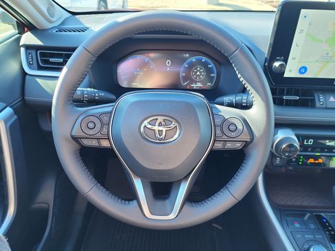 Used 2025 Toyota RAV4 Limited image 18