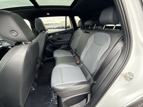 New 2026 Volkswagen Tiguan SE R-Line AWD/4WD image 23