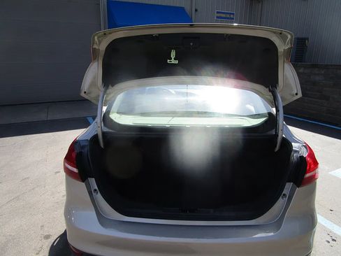 Used 2017 Ford Focus SE FWD image 10