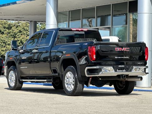 Used 2023 GMC Sierra 2500 SLT w/ SLT Premium Package image 3