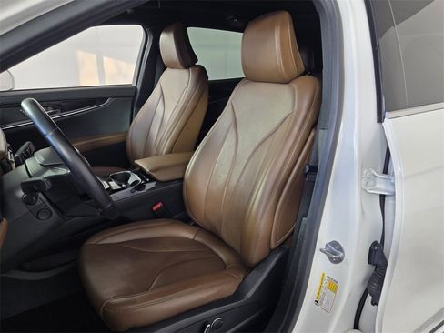 Used 2022 Lincoln Nautilus Reserve w/ Luxury Package image 11