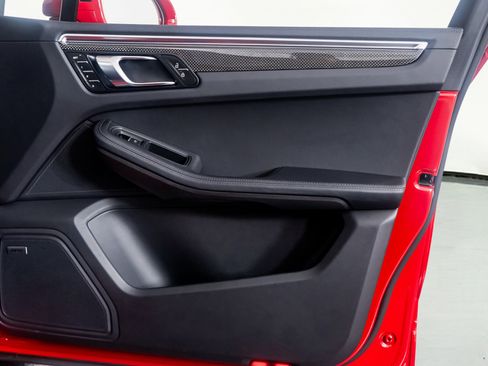 Used 2024 Porsche Macan GTS image 41