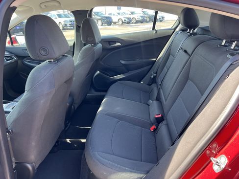 Used 2018 Chevrolet Cruze LT w/ Convenience Package image 12