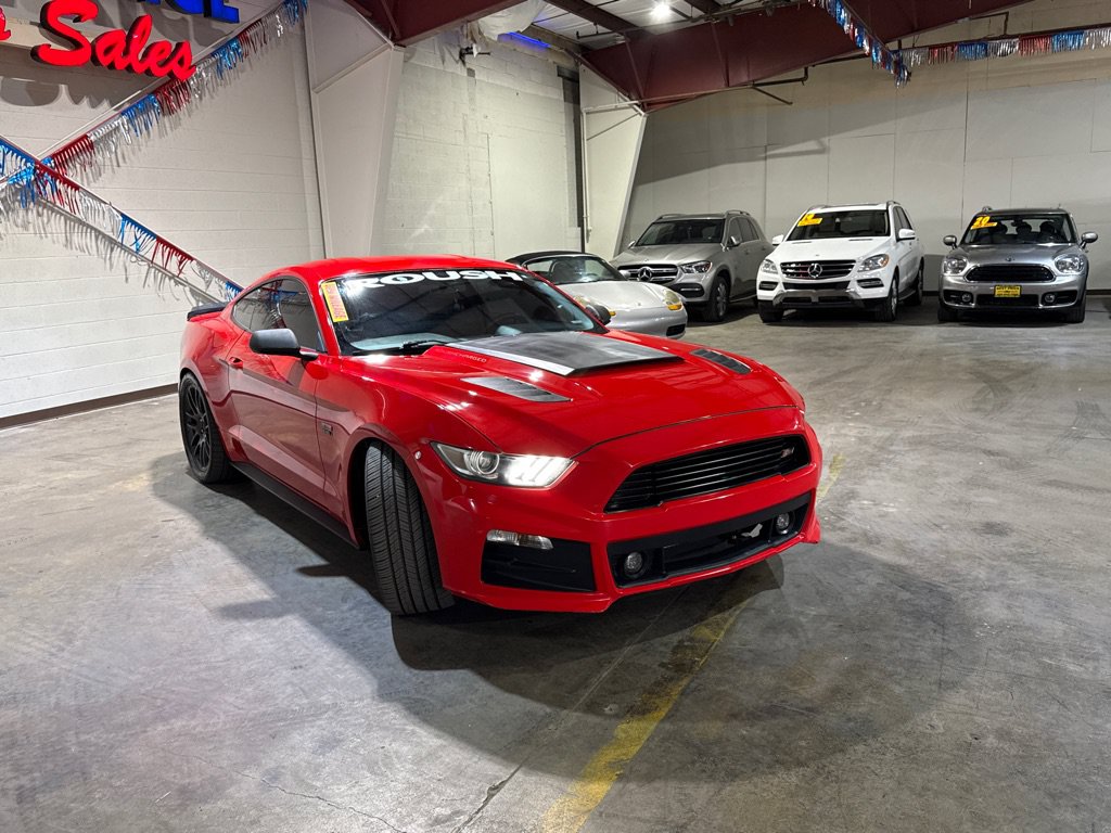 Used 2017 Ford Mustang GT RWD image 2