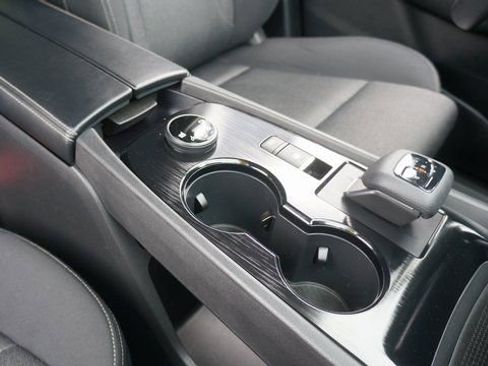 Used 2024 Nissan Rogue SV image 53