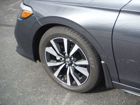 Used 2023 Honda Civic EX-L image 4