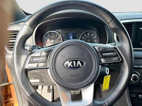 Used 2020 Kia Sportage S image 12