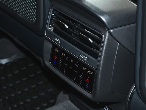 Used 2023 Audi SQ7 Prestige image 55