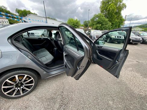 Used 2013 Volkswagen Jetta TDI FWD image 11