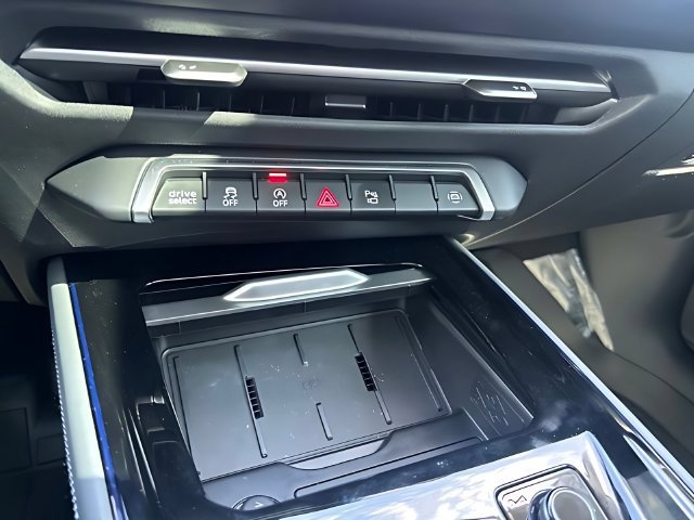 Certified 2026 Audi Q3 quattro 2.0T AWD/4WD image 31